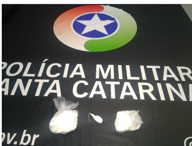 Material apreendido pela Polícia Militar (Foto: PM-SC/divulgação)