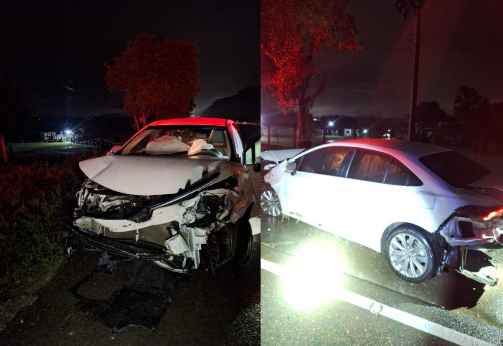 Veículo colidiu em mureta de concreto na rodovia Antônio Heil. Foto: PMRv-SC/divulgação)