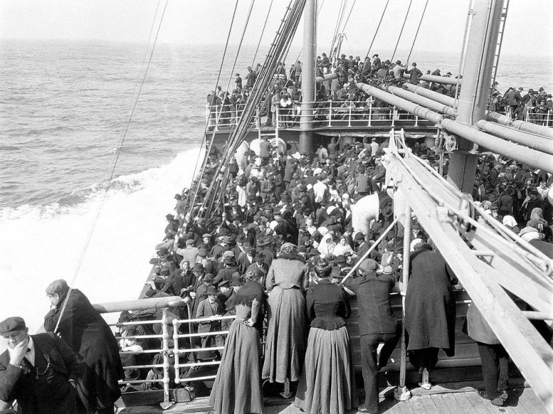 A primeira viagem de imigrantes italianos para o Brasil começou no dia 3 de janeiro de 1874, no porto de Gênova,no Vapor “Sofia”. Foto: Adriático Cidadania Italiana.