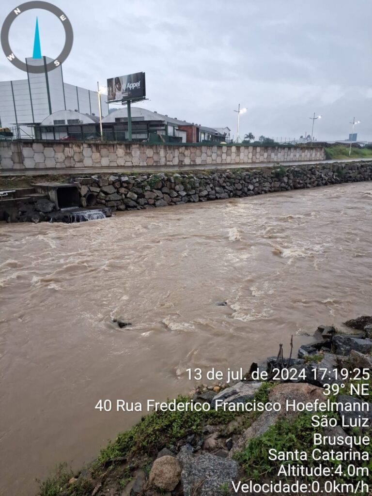 Ocorrência de busca e resgate registrada pelo Copo de Bombeiros (Foto: Corpo de Bombeiros-SC)