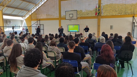 Escola Alberto Pretti: Projeto Cores da história foi prestigiado por mais de 900 alunos, professores, coordenadores e diretores de escolas da rede publica municipal, estadual e particular de Brusque (Crédito/Foto:Projeto Cores)